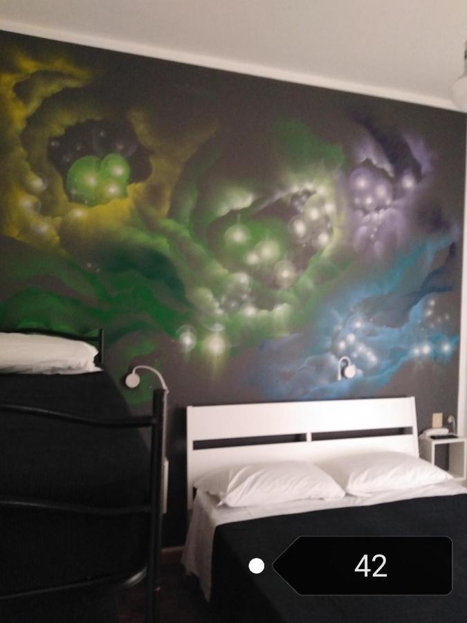 Hotel X
