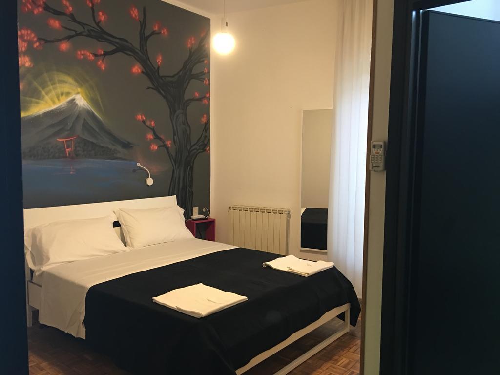 Hotel X 2*